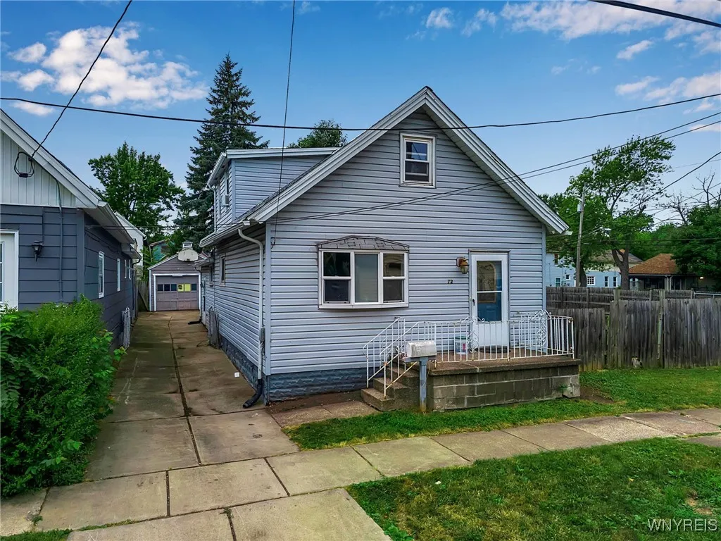 72 Glor Street, Buffalo, New York 14207, Buffalo, New York 14207, 3 Bedrooms Bedrooms, 6 Rooms Rooms,1 BathroomBathrooms,Residential,Closed,72 Glor Street, Buffalo, New York 14207,0,B1625759