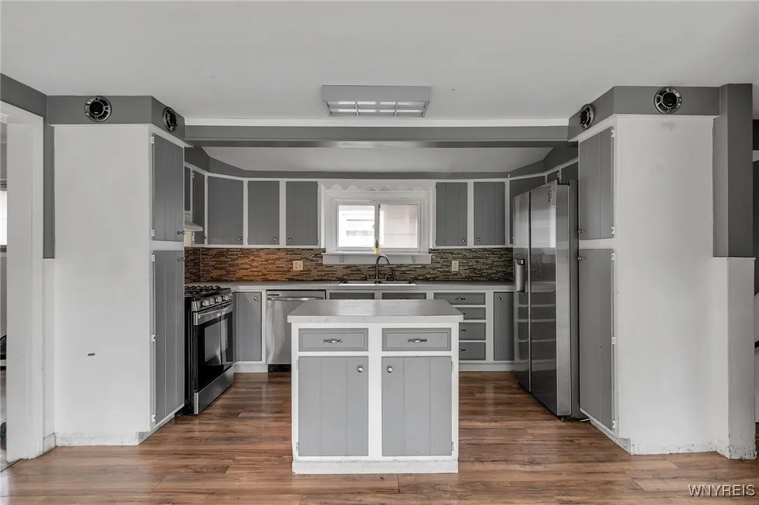 72 Glor Street, Buffalo, New York 14207, Buffalo, New York 14207, 3 Bedrooms Bedrooms, 6 Rooms Rooms,1 BathroomBathrooms,Residential,Closed,72 Glor Street, Buffalo, New York 14207,0,B1625759