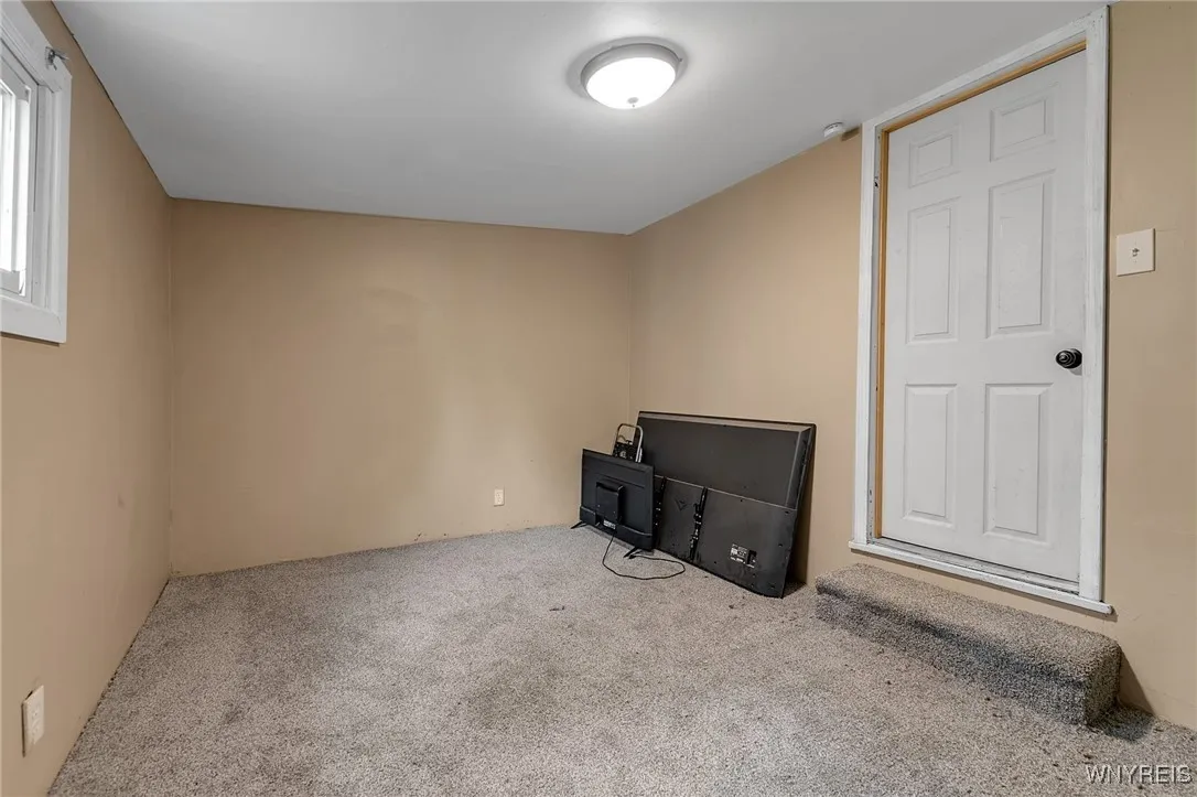 72 Glor Street, Buffalo, New York 14207, Buffalo, New York 14207, 3 Bedrooms Bedrooms, 6 Rooms Rooms,1 BathroomBathrooms,Residential,Closed,72 Glor Street, Buffalo, New York 14207,0,B1625759