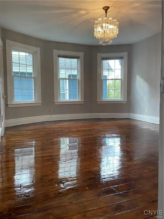 347 Douglas Street 47, Syracuse, New York 13203, Syracuse, New York 13203, 1 Bedroom Bedrooms, 5 Rooms Rooms,1 BathroomBathrooms,Residential Lease,For Rent,347 Douglas Street 47, Syracuse, New York 13203,S1626314