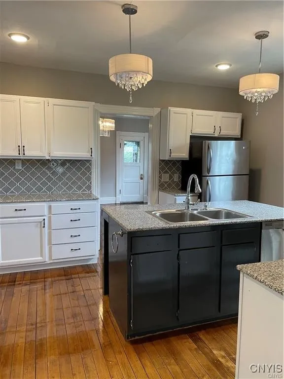 347 Douglas Street 47, Syracuse, New York 13203, Syracuse, New York 13203, 1 Bedroom Bedrooms, 5 Rooms Rooms,1 BathroomBathrooms,Residential Lease,For Rent,347 Douglas Street 47, Syracuse, New York 13203,S1626314