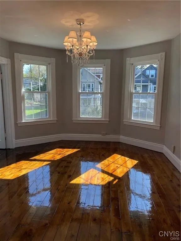 347 Douglas Street 47, Syracuse, New York 13203, Syracuse, New York 13203, 1 Bedroom Bedrooms, 5 Rooms Rooms,1 BathroomBathrooms,Residential Lease,For Rent,347 Douglas Street 47, Syracuse, New York 13203,S1626314