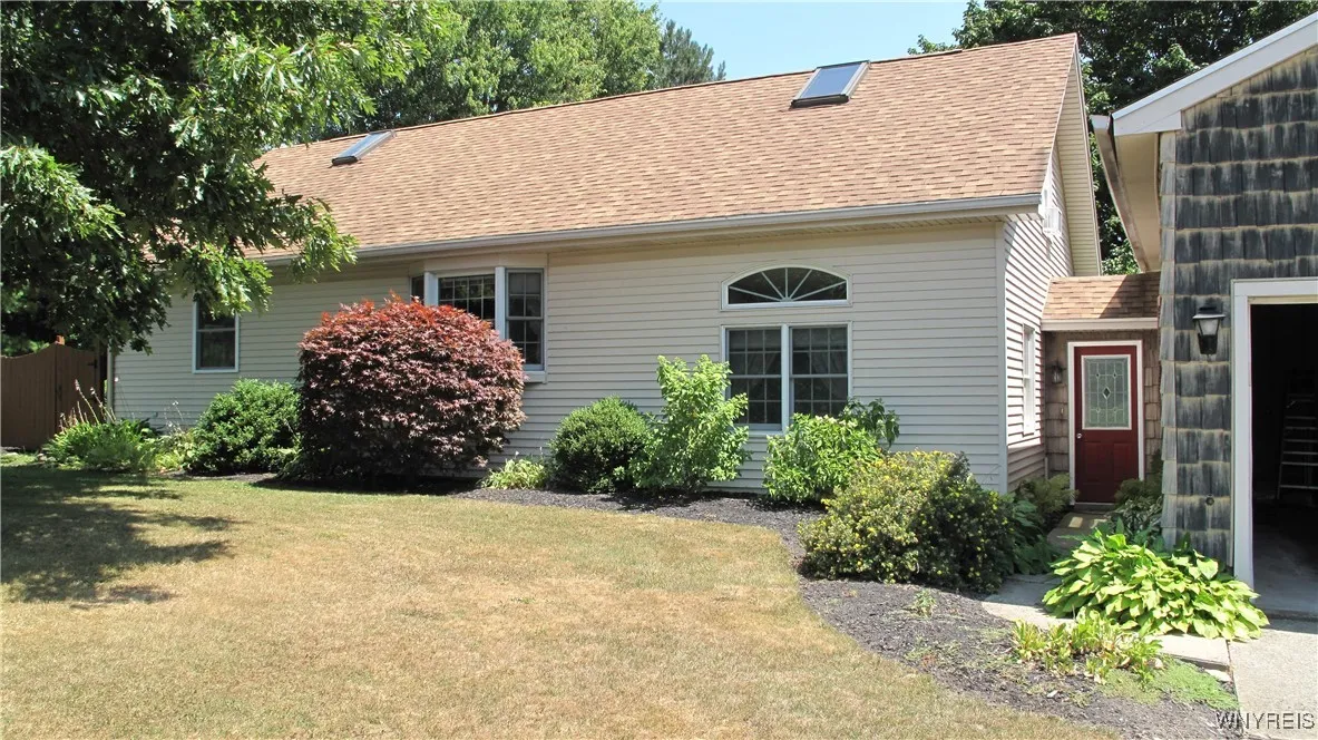 9675 Colby Road, Darien, New York 14036, Darien, New York 14036, 4 Bedrooms Bedrooms, 7 Rooms Rooms,2 BathroomsBathrooms,Residential,Closed,9675 Colby Road, Darien, New York 14036,0,B1626230