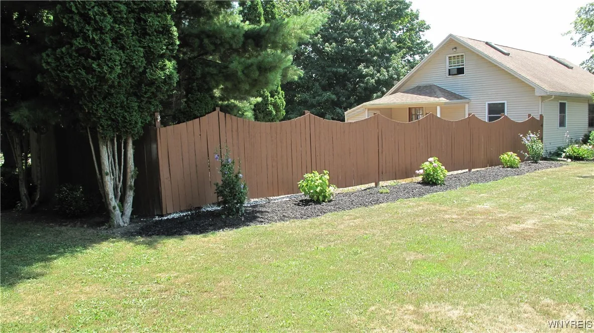9675 Colby Road, Darien, New York 14036, Darien, New York 14036, 4 Bedrooms Bedrooms, 7 Rooms Rooms,2 BathroomsBathrooms,Residential,Closed,9675 Colby Road, Darien, New York 14036,0,B1626230