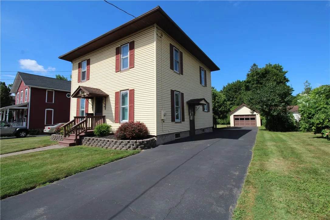 driveway with side entrance