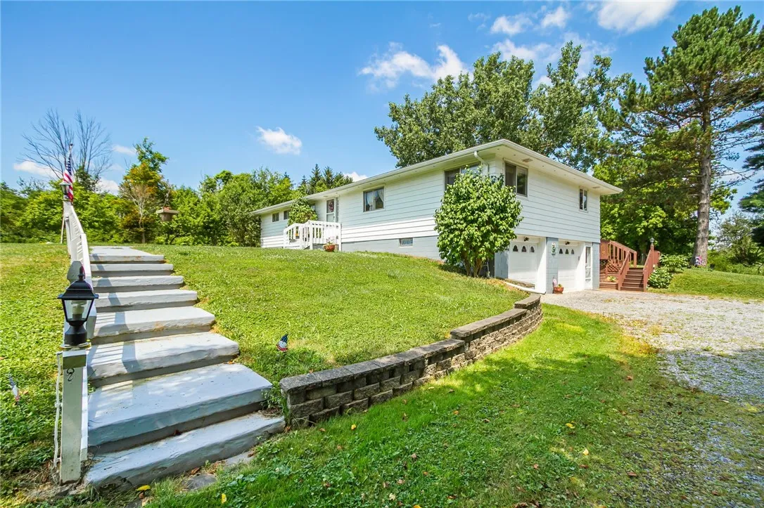 8632 State Route 5 And 20, West Bloomfield, New Yo, West Bloomfield, New York 14469, 3 Bedrooms Bedrooms, 8 Rooms Rooms,1 BathroomBathrooms,Residential,Closed,8632 State Route 5 And 20, West Bloomfield, New Yo,0,R1625961