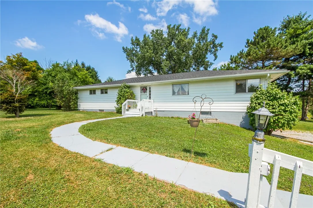 8632 State Route 5 And 20, West Bloomfield, New Yo, West Bloomfield, New York 14469, 3 Bedrooms Bedrooms, 8 Rooms Rooms,1 BathroomBathrooms,Residential,Closed,8632 State Route 5 And 20, West Bloomfield, New Yo,0,R1625961