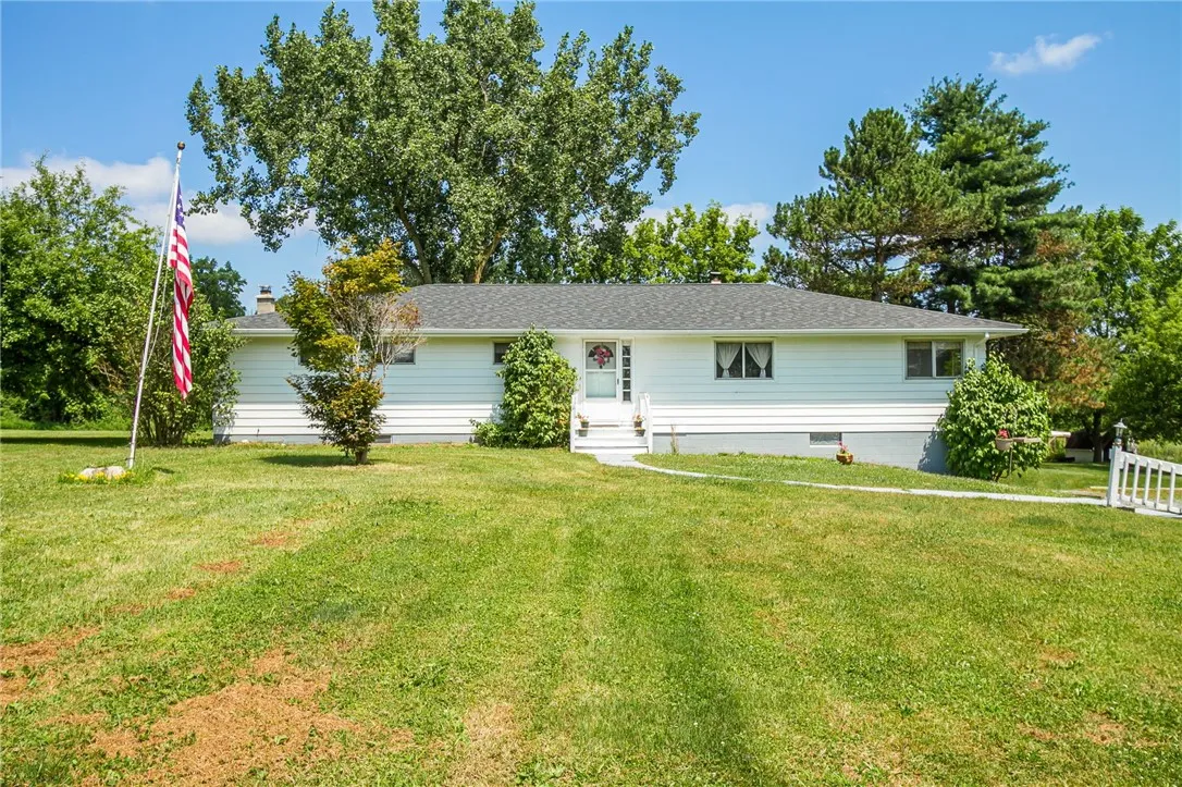 8632 State Route 5 And 20, West Bloomfield, New Yo, West Bloomfield, New York 14469, 3 Bedrooms Bedrooms, 8 Rooms Rooms,1 BathroomBathrooms,Residential,Closed,8632 State Route 5 And 20, West Bloomfield, New Yo,0,R1625961