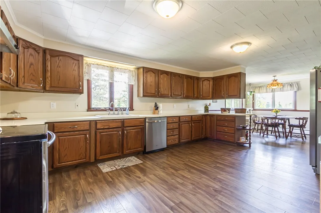 8632 State Route 5 And 20, West Bloomfield, New Yo, West Bloomfield, New York 14469, 3 Bedrooms Bedrooms, 8 Rooms Rooms,1 BathroomBathrooms,Residential,Closed,8632 State Route 5 And 20, West Bloomfield, New Yo,0,R1625961