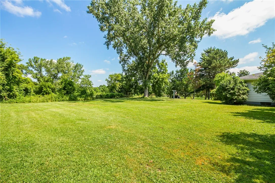 8632 State Route 5 And 20, West Bloomfield, New Yo, West Bloomfield, New York 14469, 3 Bedrooms Bedrooms, 8 Rooms Rooms,1 BathroomBathrooms,Residential,Closed,8632 State Route 5 And 20, West Bloomfield, New Yo,0,R1625961