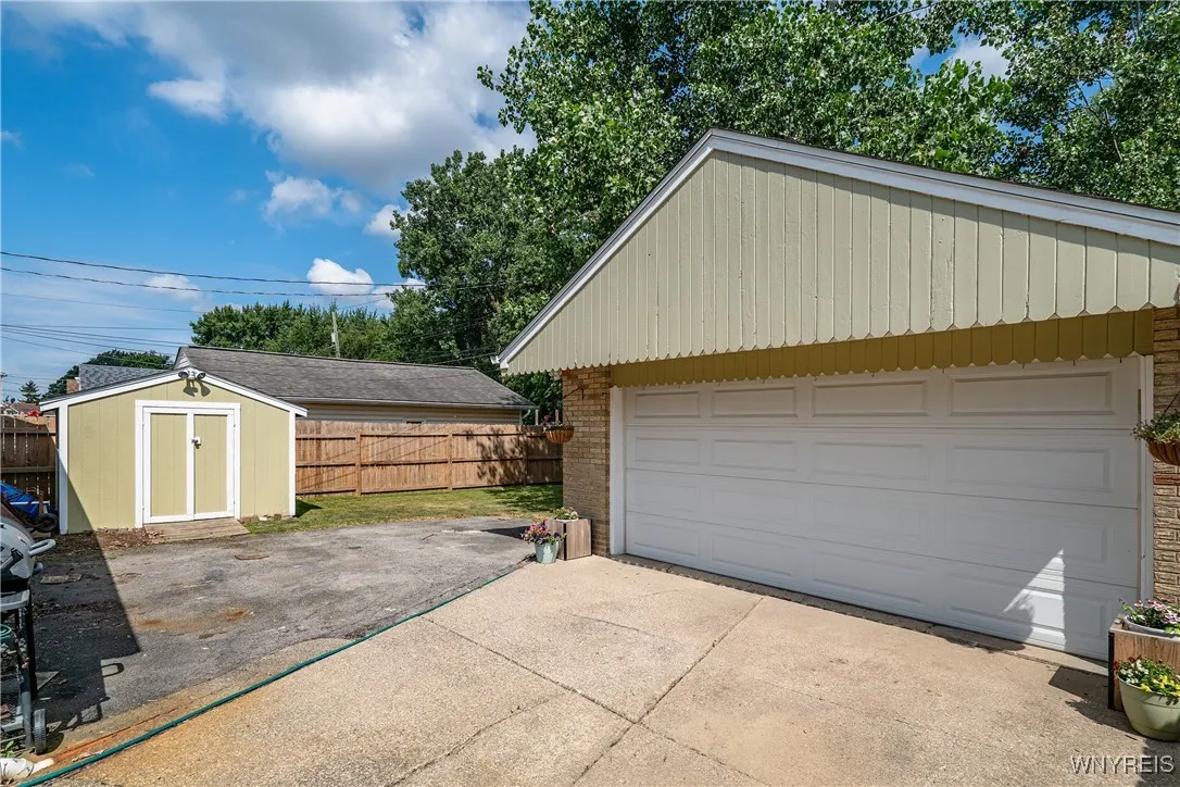 166 Mcnaughton Avenue, Cheektowaga, New York 14225, Cheektowaga, New York 14225, 3 Bedrooms Bedrooms, 5 Rooms Rooms,2 BathroomsBathrooms,Residential,Closed,166 Mcnaughton Avenue, Cheektowaga, New York 14225,0,B1626265