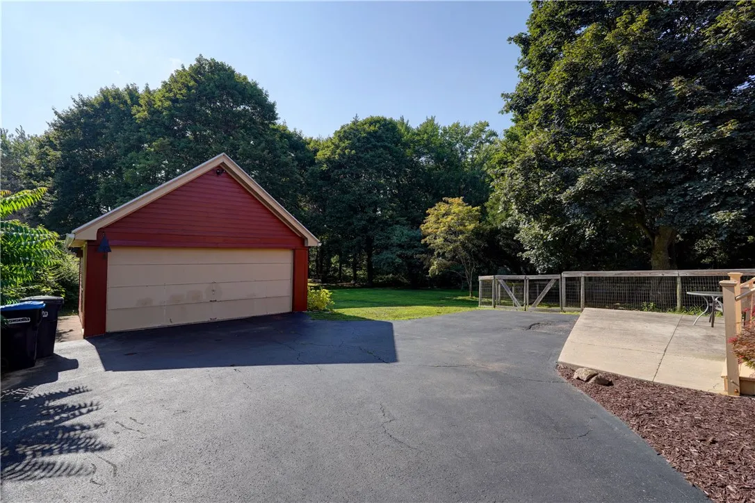 1059 Pixley Road, Gates, New York 14624, Gates, New York 14624, 3 Bedrooms Bedrooms, 8 Rooms Rooms,2 BathroomsBathrooms,Residential,Closed,1059 Pixley Road, Gates, New York 14624,0,R1626174