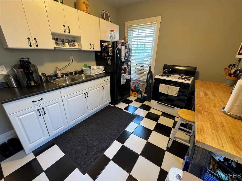 180 Richmond Avenue 3, Buffalo, New York 14222, Buffalo, New York 14222, 1 Bedroom Bedrooms, 4 Rooms Rooms,1 BathroomBathrooms,Residential Lease,For Rent,180 Richmond Avenue 3, Buffalo, New York 14222,B1624840