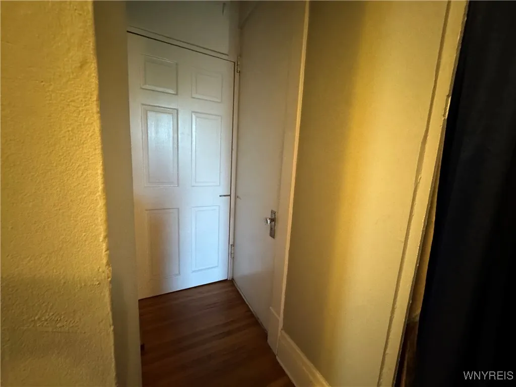 180 Richmond Avenue 3, Buffalo, New York 14222, Buffalo, New York 14222, 1 Bedroom Bedrooms, 4 Rooms Rooms,1 BathroomBathrooms,Residential Lease,For Rent,180 Richmond Avenue 3, Buffalo, New York 14222,B1624840