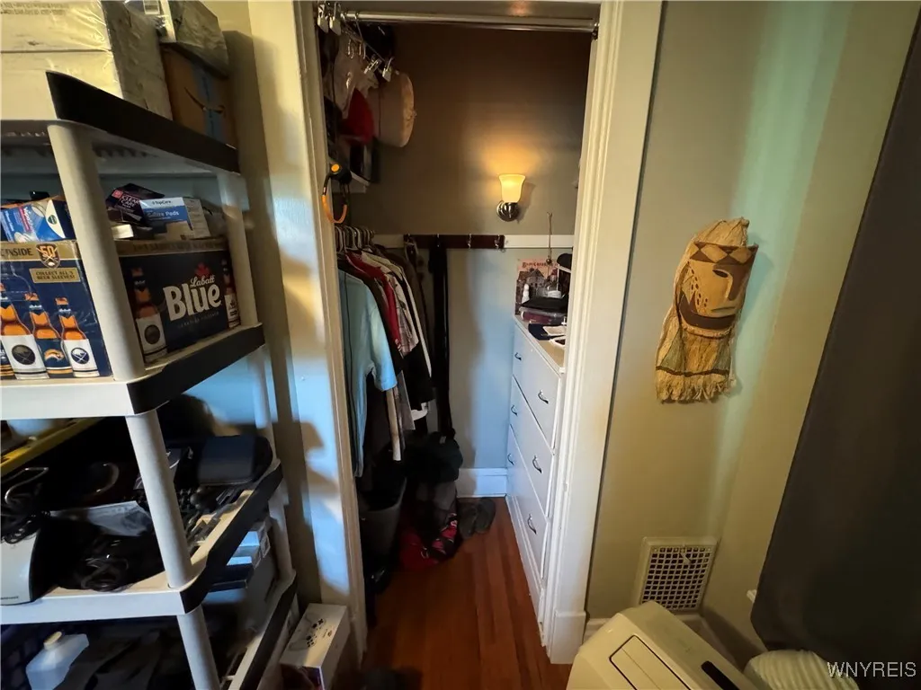180 Richmond Avenue 3, Buffalo, New York 14222, Buffalo, New York 14222, 1 Bedroom Bedrooms, 4 Rooms Rooms,1 BathroomBathrooms,Residential Lease,For Rent,180 Richmond Avenue 3, Buffalo, New York 14222,B1624840