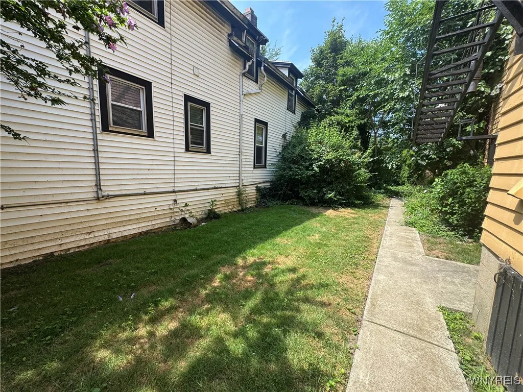 180 Richmond Avenue 3, Buffalo, New York 14222, Buffalo, New York 14222, 1 Bedroom Bedrooms, 4 Rooms Rooms,1 BathroomBathrooms,Residential Lease,For Rent,180 Richmond Avenue 3, Buffalo, New York 14222,B1624840