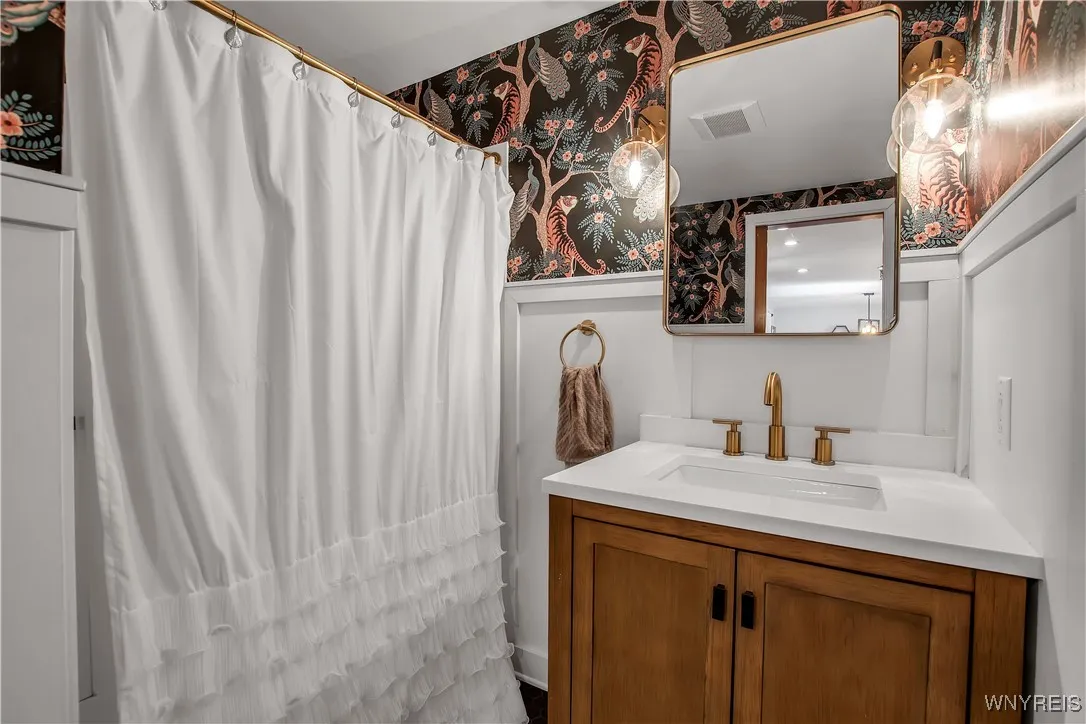 102 Byron Avenue, Tonawanda, New York 14223, Tonawanda, New York 14223, 3 Bedrooms Bedrooms, 5 Rooms Rooms,2 BathroomsBathrooms,Residential,Closed,102 Byron Avenue, Tonawanda, New York 14223,0,B1625154