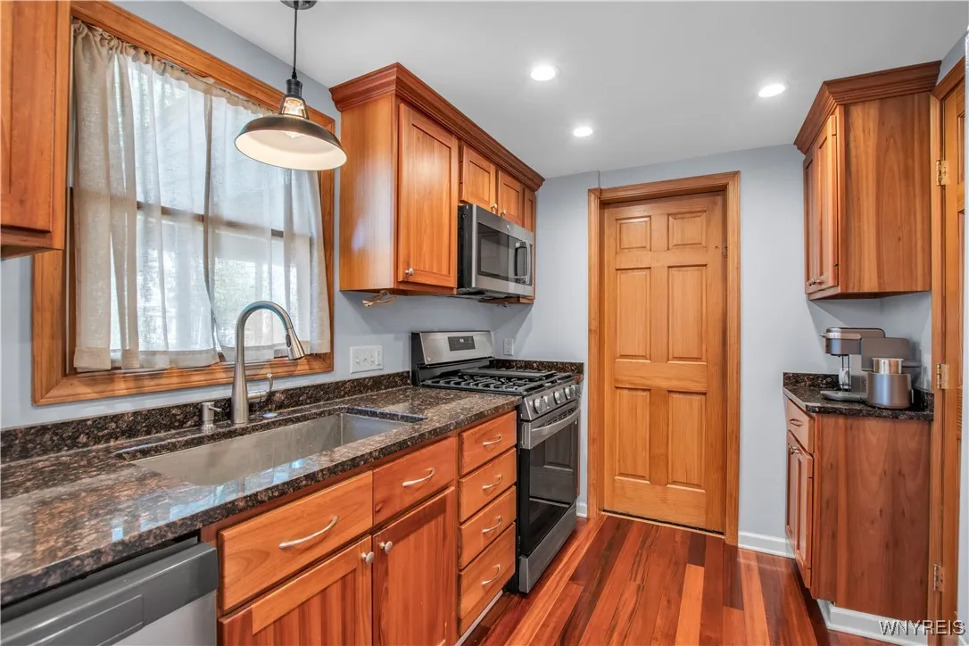 102 Byron Avenue, Tonawanda, New York 14223, Tonawanda, New York 14223, 3 Bedrooms Bedrooms, 5 Rooms Rooms,2 BathroomsBathrooms,Residential,Closed,102 Byron Avenue, Tonawanda, New York 14223,0,B1625154