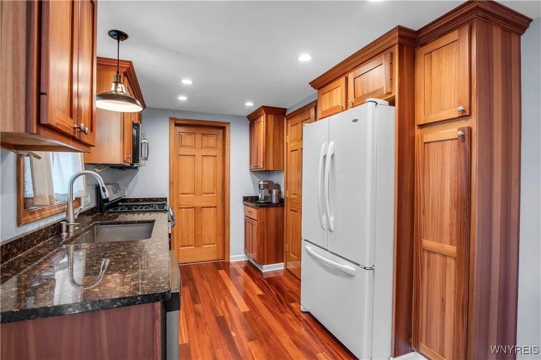 102 Byron Avenue, Tonawanda, New York 14223, Tonawanda, New York 14223, 3 Bedrooms Bedrooms, 5 Rooms Rooms,2 BathroomsBathrooms,Residential,Closed,102 Byron Avenue, Tonawanda, New York 14223,0,B1625154