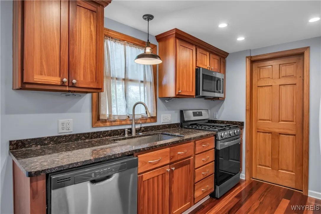 102 Byron Avenue, Tonawanda, New York 14223, Tonawanda, New York 14223, 3 Bedrooms Bedrooms, 5 Rooms Rooms,2 BathroomsBathrooms,Residential,Closed,102 Byron Avenue, Tonawanda, New York 14223,0,B1625154