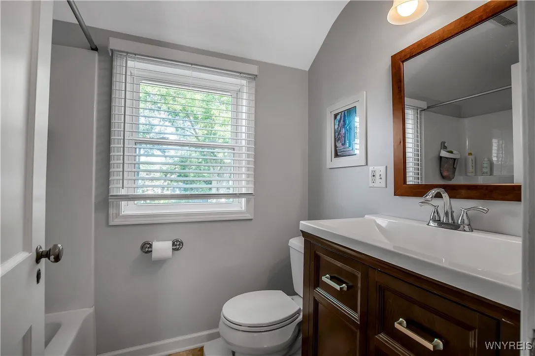 102 Byron Avenue, Tonawanda, New York 14223, Tonawanda, New York 14223, 3 Bedrooms Bedrooms, 5 Rooms Rooms,2 BathroomsBathrooms,Residential,Closed,102 Byron Avenue, Tonawanda, New York 14223,0,B1625154