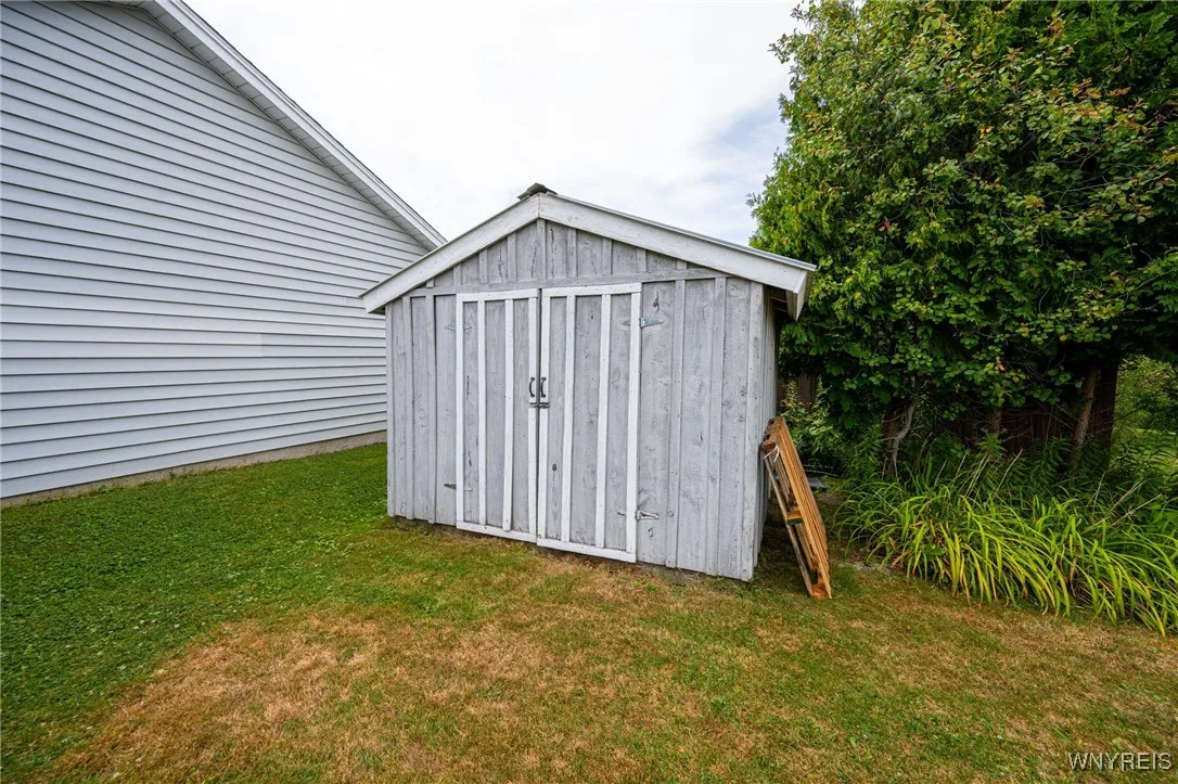 5508 Sterling Road, Hamburg, New York 14075, Hamburg, New York 14075, 4 Bedrooms Bedrooms, 10 Rooms Rooms,2 BathroomsBathrooms,Residential,For Sale,5508 Sterling Road, Hamburg, New York 14075,B1626042