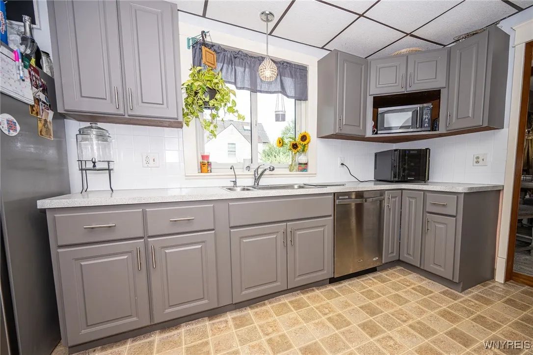 5508 Sterling Road, Hamburg, New York 14075, Hamburg, New York 14075, 4 Bedrooms Bedrooms, 10 Rooms Rooms,2 BathroomsBathrooms,Residential,For Sale,5508 Sterling Road, Hamburg, New York 14075,B1626042