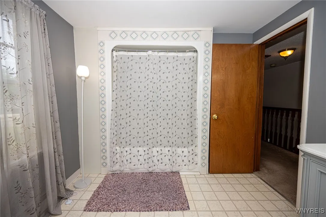 5508 Sterling Road, Hamburg, New York 14075, Hamburg, New York 14075, 4 Bedrooms Bedrooms, 10 Rooms Rooms,2 BathroomsBathrooms,Residential,For Sale,5508 Sterling Road, Hamburg, New York 14075,B1626042