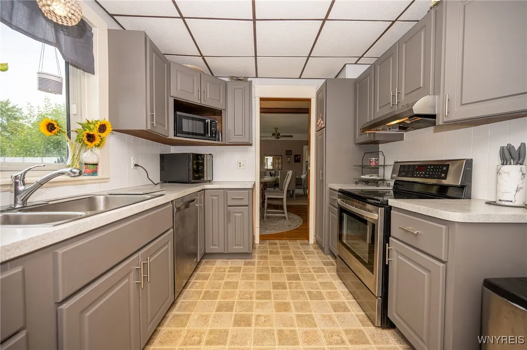 5508 Sterling Road, Hamburg, New York 14075, Hamburg, New York 14075, 4 Bedrooms Bedrooms, 10 Rooms Rooms,2 BathroomsBathrooms,Residential,For Sale,5508 Sterling Road, Hamburg, New York 14075,B1626042