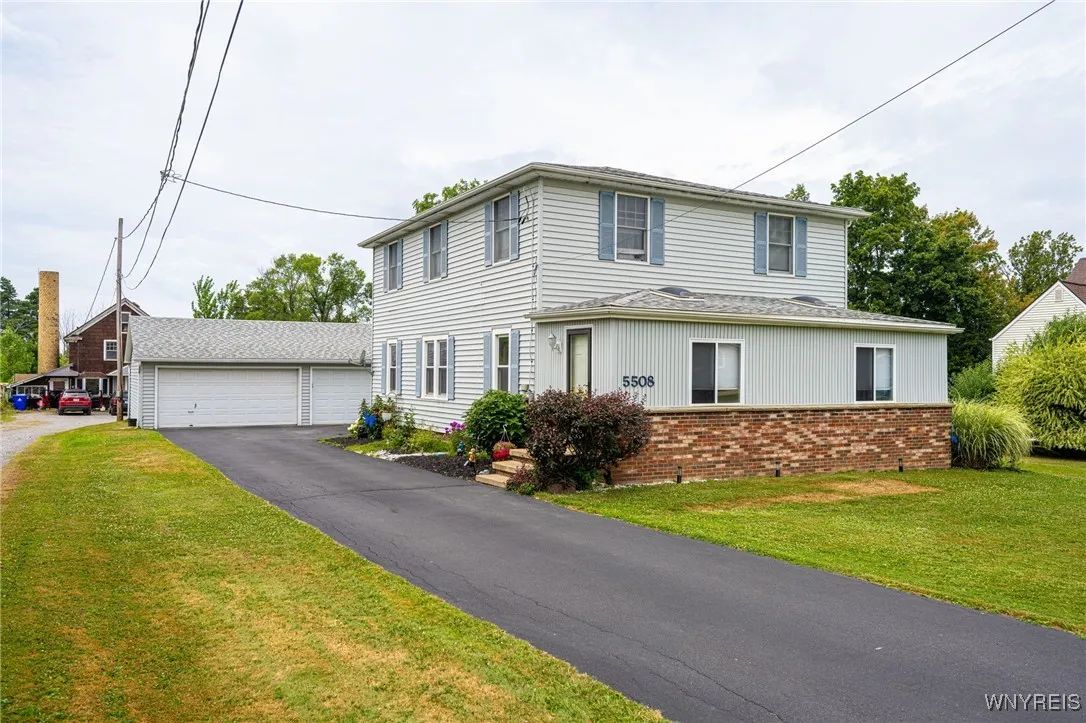 5508 Sterling Road, Hamburg, New York 14075, Hamburg, New York 14075, 4 Bedrooms Bedrooms, 10 Rooms Rooms,2 BathroomsBathrooms,Residential,For Sale,5508 Sterling Road, Hamburg, New York 14075,B1626042