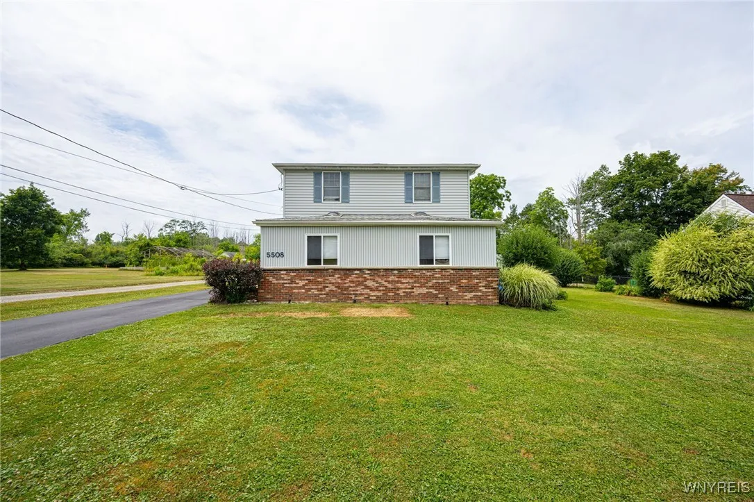 5508 Sterling Road, Hamburg, New York 14075, Hamburg, New York 14075, 4 Bedrooms Bedrooms, 10 Rooms Rooms,2 BathroomsBathrooms,Residential,For Sale,5508 Sterling Road, Hamburg, New York 14075,B1626042