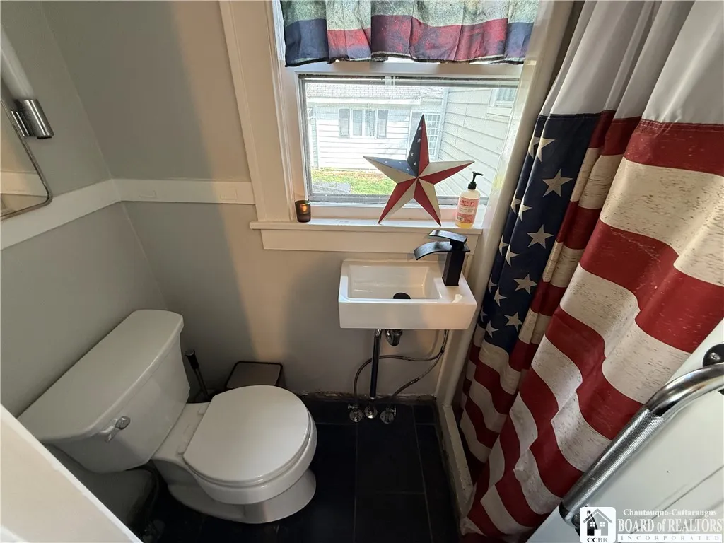 114 Catlin Avenue, Jamestown, New York 14701, Jamestown, New York 14701, 3 Bedrooms Bedrooms, 6 Rooms Rooms,2 BathroomsBathrooms,Residential,Closed,114 Catlin Avenue, Jamestown, New York 14701,0,R1625858