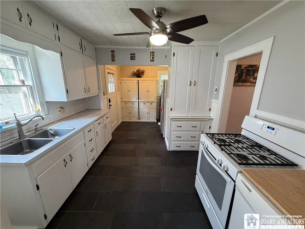 114 Catlin Avenue, Jamestown, New York 14701, Jamestown, New York 14701, 3 Bedrooms Bedrooms, 6 Rooms Rooms,2 BathroomsBathrooms,Residential,Closed,114 Catlin Avenue, Jamestown, New York 14701,0,R1625858