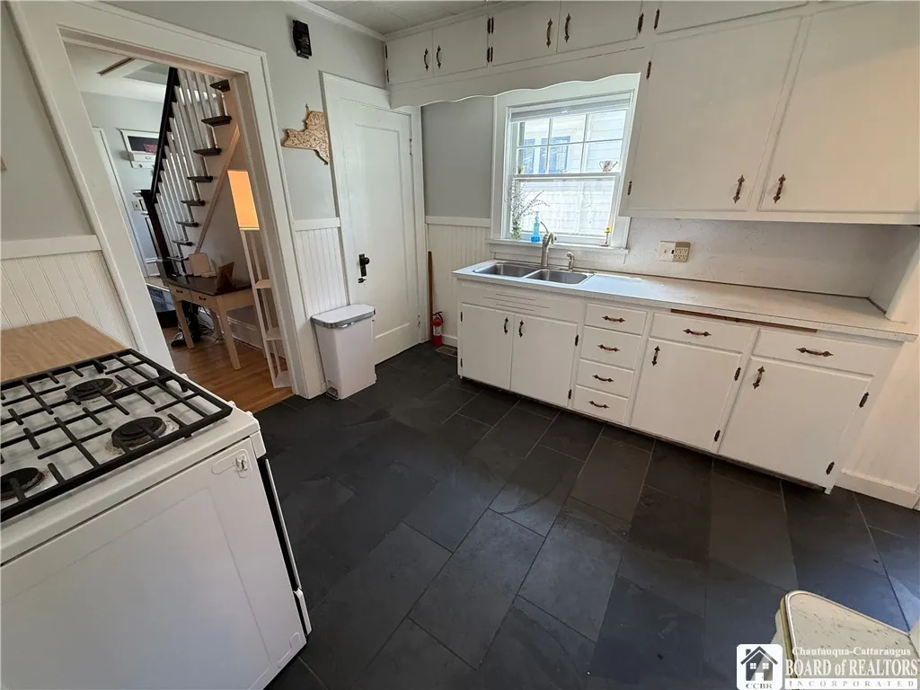 114 Catlin Avenue, Jamestown, New York 14701, Jamestown, New York 14701, 3 Bedrooms Bedrooms, 6 Rooms Rooms,2 BathroomsBathrooms,Residential,Closed,114 Catlin Avenue, Jamestown, New York 14701,0,R1625858
