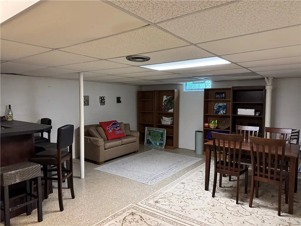 79 Drake Drive, Irondequoit, New York 14617, Irondequoit, New York 14617, 2 Bedrooms Bedrooms, 7 Rooms Rooms,2 BathroomsBathrooms,Residential Lease,For Rent,79 Drake Drive, Irondequoit, New York 14617,R1625301