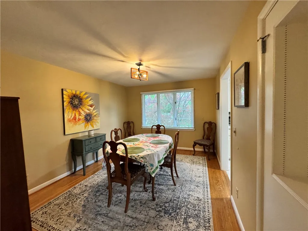 79 Drake Drive, Irondequoit, New York 14617, Irondequoit, New York 14617, 2 Bedrooms Bedrooms, 7 Rooms Rooms,2 BathroomsBathrooms,Residential Lease,For Rent,79 Drake Drive, Irondequoit, New York 14617,R1625301