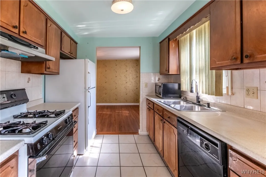 481 Sagewood Terrace, Amherst, New York 14221, Amherst, New York 14221, 4 Bedrooms Bedrooms, 9 Rooms Rooms,1 BathroomBathrooms,Residential Lease,For Rent,481 Sagewood Terrace, Amherst, New York 14221,B1626268
