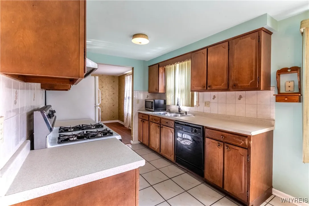 481 Sagewood Terrace, Amherst, New York 14221, Amherst, New York 14221, 4 Bedrooms Bedrooms, 9 Rooms Rooms,1 BathroomBathrooms,Residential Lease,For Rent,481 Sagewood Terrace, Amherst, New York 14221,B1626268