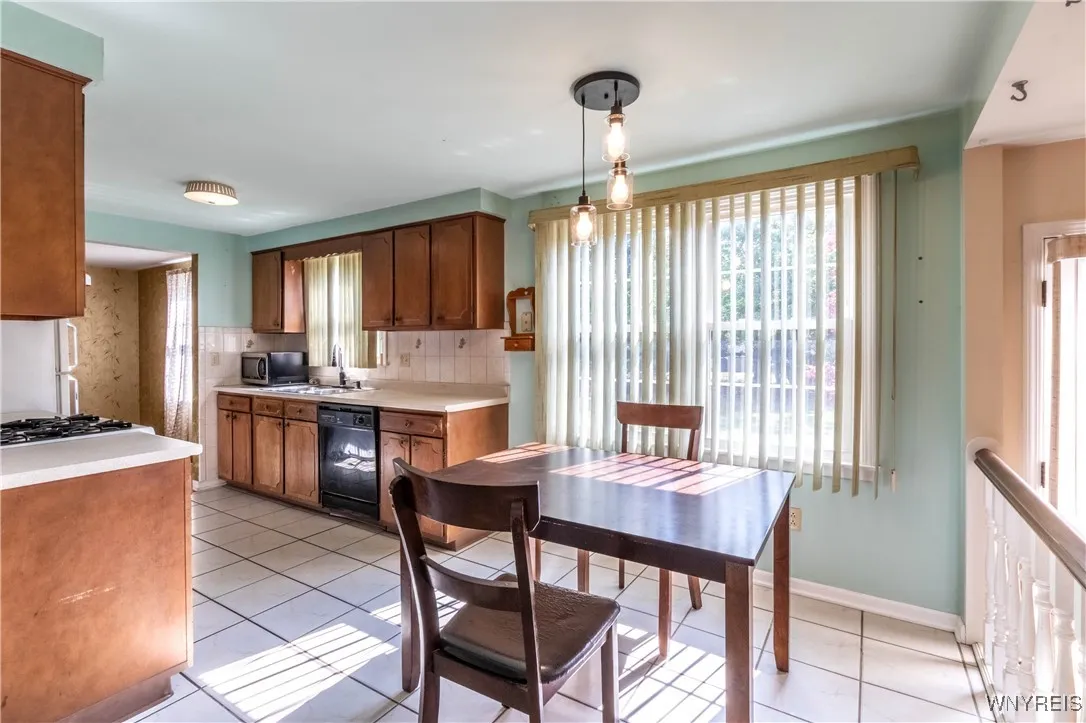 481 Sagewood Terrace, Amherst, New York 14221, Amherst, New York 14221, 4 Bedrooms Bedrooms, 9 Rooms Rooms,1 BathroomBathrooms,Residential Lease,For Rent,481 Sagewood Terrace, Amherst, New York 14221,B1626268