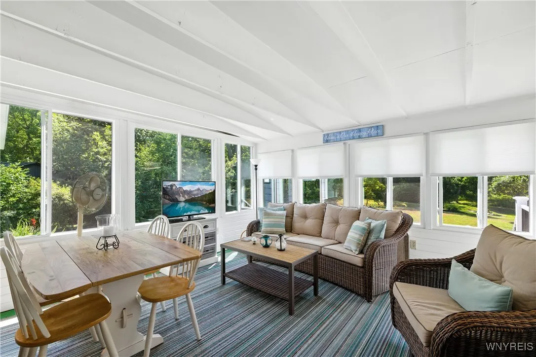 4640 Day Road, Lockport Town, New York 14094, Lockport Town, New York 14094, 3 Bedrooms Bedrooms, 6 Rooms Rooms,2 BathroomsBathrooms,Residential,Closed,4640 Day Road, Lockport Town, New York 14094,0,B1626334