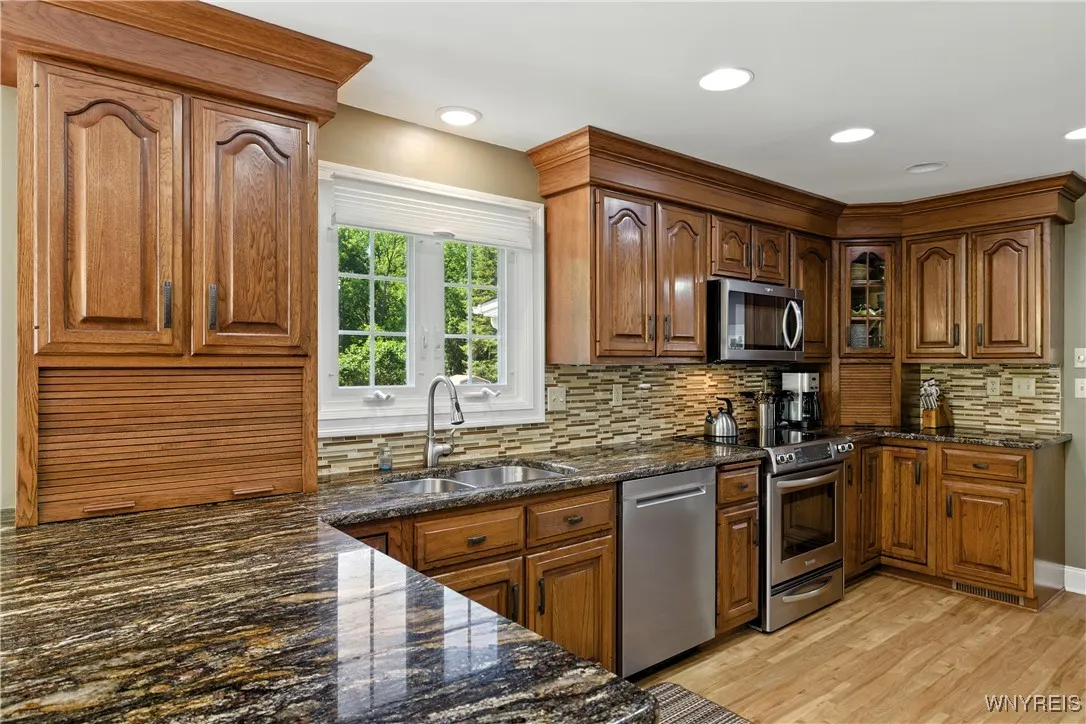 4640 Day Road, Lockport Town, New York 14094, Lockport Town, New York 14094, 3 Bedrooms Bedrooms, 6 Rooms Rooms,2 BathroomsBathrooms,Residential,Closed,4640 Day Road, Lockport Town, New York 14094,0,B1626334