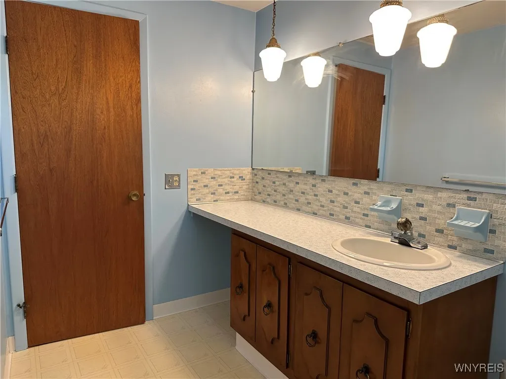 150 Jeffrey Drive, Amherst, New York 14228, Amherst, New York 14228, 4 Bedrooms Bedrooms, 7 Rooms Rooms,1 BathroomBathrooms,Residential,For Sale,150 Jeffrey Drive, Amherst, New York 14228,B1626003