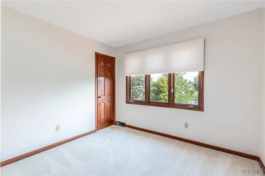 121 Summershade Court, Amherst, New York 14051, Amherst, New York 14051, 4 Bedrooms Bedrooms, 10 Rooms Rooms,2 BathroomsBathrooms,Residential,Closed,121 Summershade Court, Amherst, New York 14051,0,B1619986
