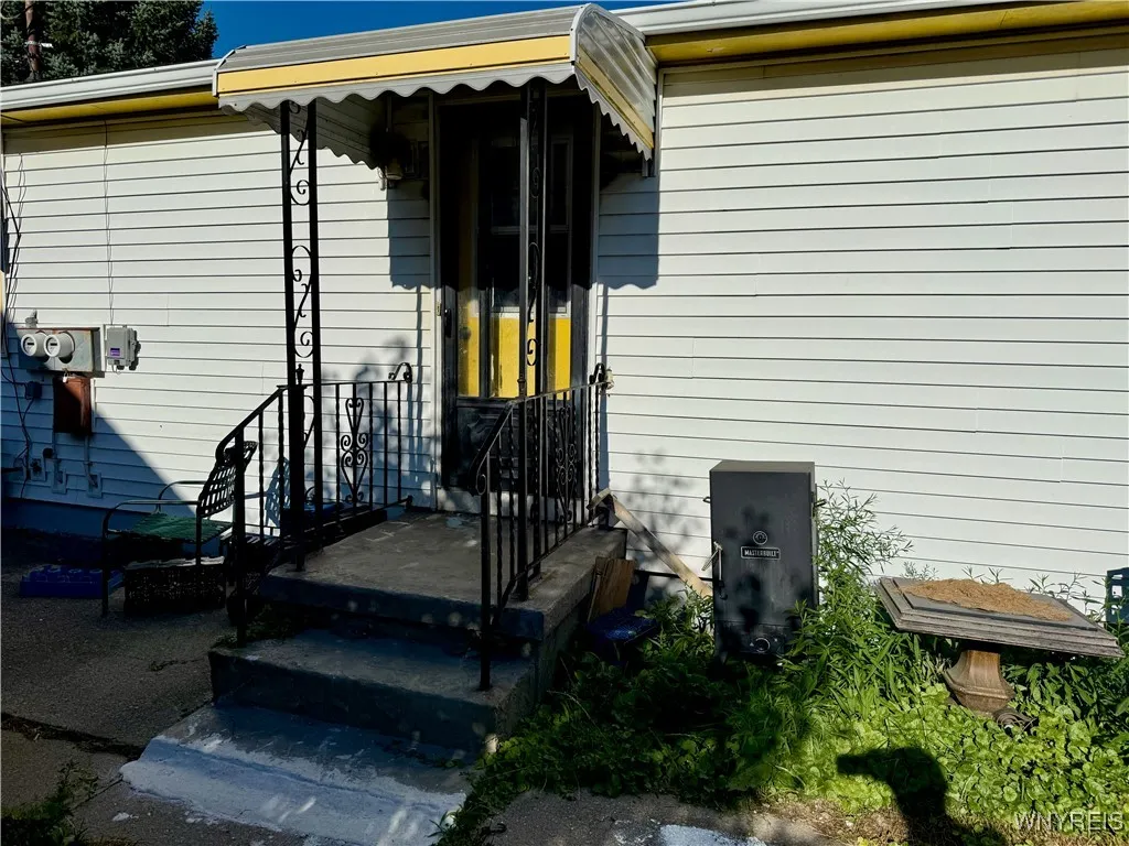 2547 William Street Right, Cheektowaga, New York 1, Cheektowaga, New York 14206, 2 Bedrooms Bedrooms, 4 Rooms Rooms,1 BathroomBathrooms,Residential Lease,For Rent,2547 William Street Right, Cheektowaga, New York 1,B1626190