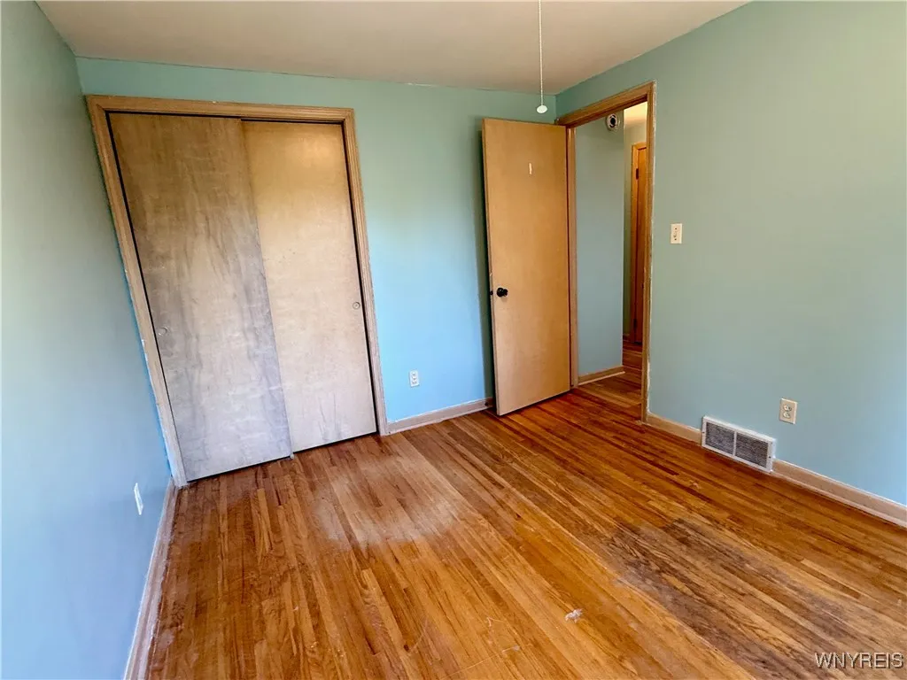 2547 William Street Right, Cheektowaga, New York 1, Cheektowaga, New York 14206, 2 Bedrooms Bedrooms, 4 Rooms Rooms,1 BathroomBathrooms,Residential Lease,For Rent,2547 William Street Right, Cheektowaga, New York 1,B1626190