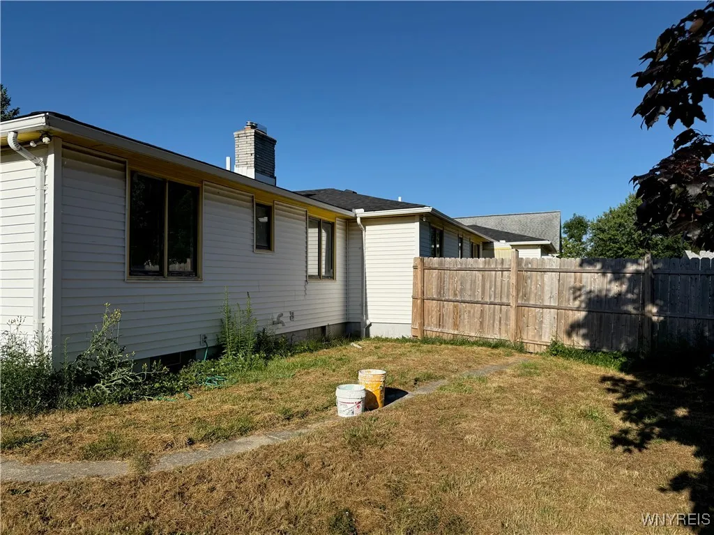 2547 William Street Right, Cheektowaga, New York 1, Cheektowaga, New York 14206, 2 Bedrooms Bedrooms, 4 Rooms Rooms,1 BathroomBathrooms,Residential Lease,For Rent,2547 William Street Right, Cheektowaga, New York 1,B1626190