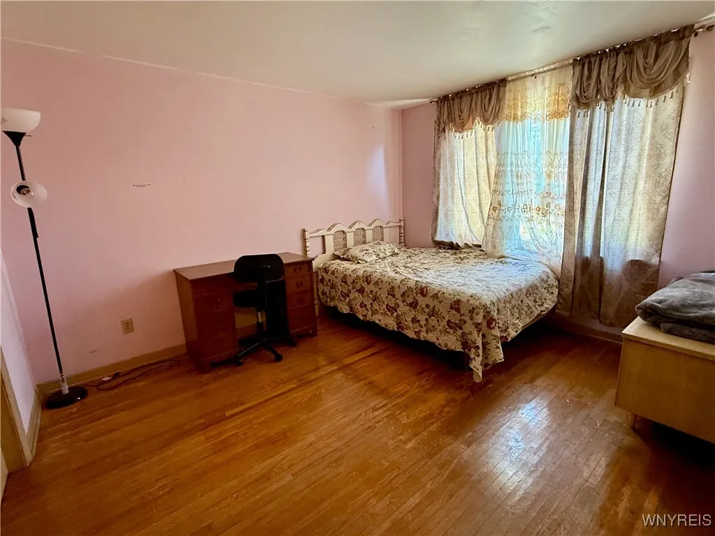 2547 William Street Left, Cheektowaga, New York 14, Cheektowaga, New York 14206, 2 Bedrooms Bedrooms, 5 Rooms Rooms,1 BathroomBathrooms,Residential Lease,For Rent,2547 William Street Left, Cheektowaga, New York 14,B1626201