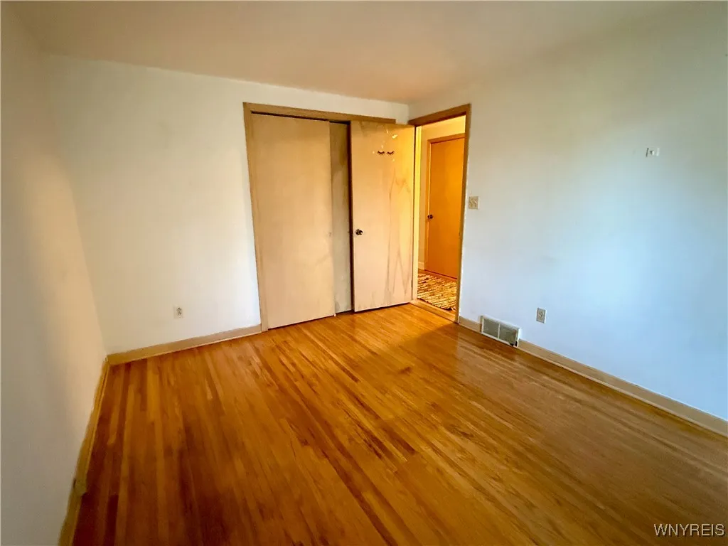 2547 William Street Left, Cheektowaga, New York 14, Cheektowaga, New York 14206, 2 Bedrooms Bedrooms, 5 Rooms Rooms,1 BathroomBathrooms,Residential Lease,For Rent,2547 William Street Left, Cheektowaga, New York 14,B1626201