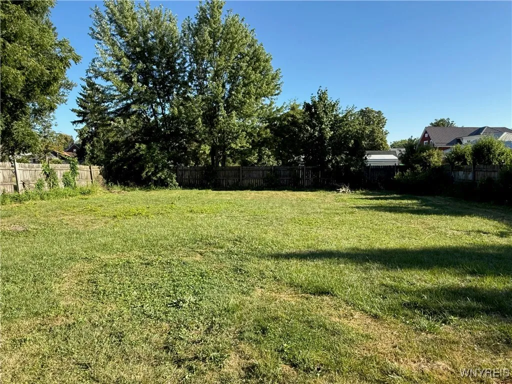 2547 William Street Left, Cheektowaga, New York 14, Cheektowaga, New York 14206, 2 Bedrooms Bedrooms, 5 Rooms Rooms,1 BathroomBathrooms,Residential Lease,For Rent,2547 William Street Left, Cheektowaga, New York 14,B1626201