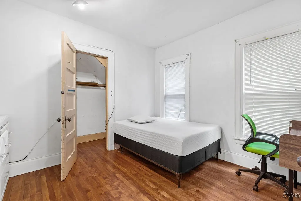 700 Maryland Avenue 2, Syracuse, New York 13210, Syracuse, New York 13210, 2 Bedrooms Bedrooms, 6 Rooms Rooms,1 BathroomBathrooms,Residential Lease,For Rent,700 Maryland Avenue 2, Syracuse, New York 13210,S1626448